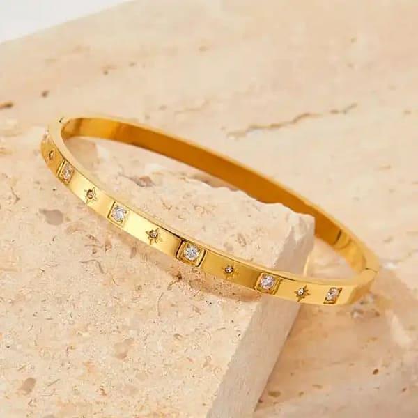 Sling Star Bracelet